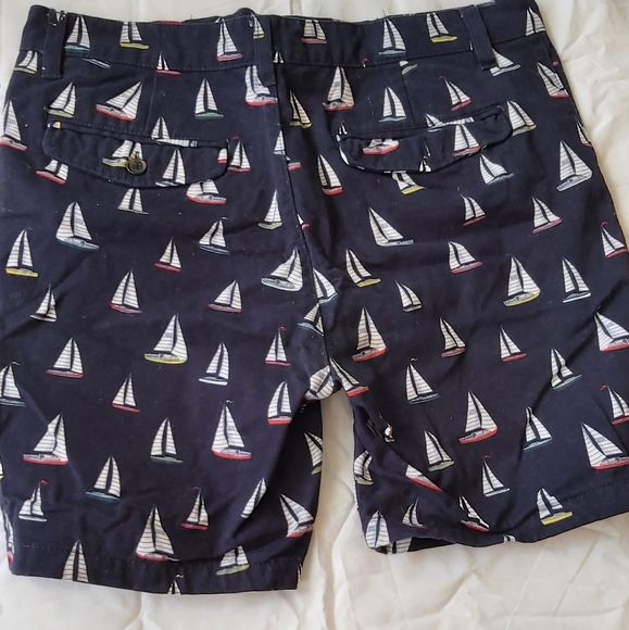 Men's sailboat pattern shorts; size 30US - Picture 2 of 4